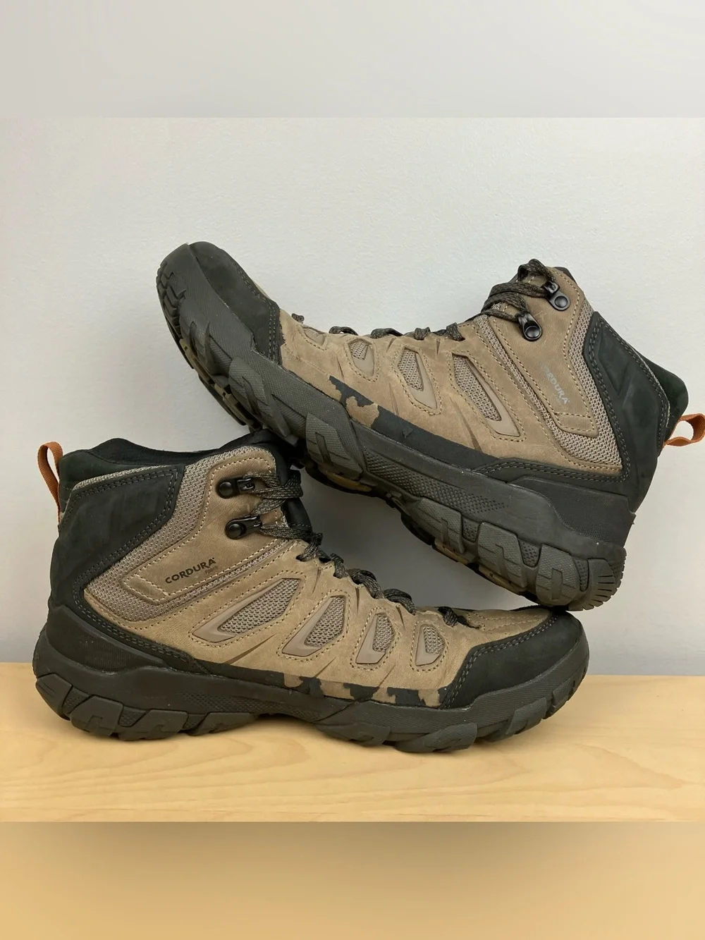 Oboz Men’s Size 10.5 Sawtooth X Mid Waterproof Brown Leather Hiking Boots